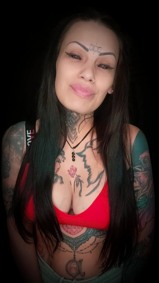 Darcy Diamond: Jsi patetický... a ty to víš