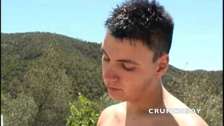 STRAIGHT BOYS CURIOUS FROM PRAHA: Jonge hetero kerel neukt buitenshuis zijn homovriend 2 ruw
