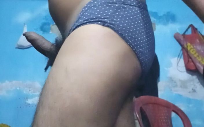 Lustyizlife: Crossdresser excitat Femboy cu pulă pulă Phimosis masturbare și mângâiere până...