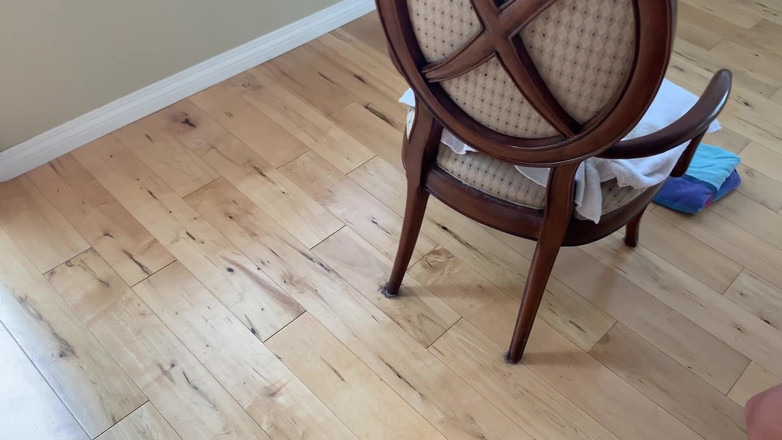 Le Wood: Manželka honí paroháče a manžela poraženého zaplatí