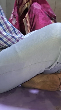 Una trabajadora está teniendo sexo con su empleador.