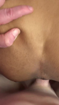 이웃에게 파이를 요청하는 렐리 렐츠