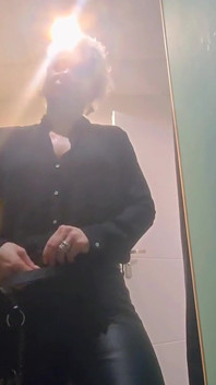 Sexy in hut