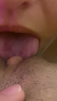 Makanan Pussy POV Dengan Kelentit Besar