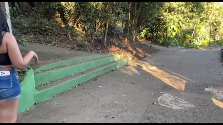 Lidi Ferrari: Sono andato nel bosco con il ragazzo sexy, questa passeggiata...