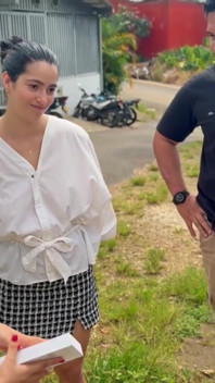 3 Latina panas melakukan hubungan seks dengan orang yang tidak dikenali.