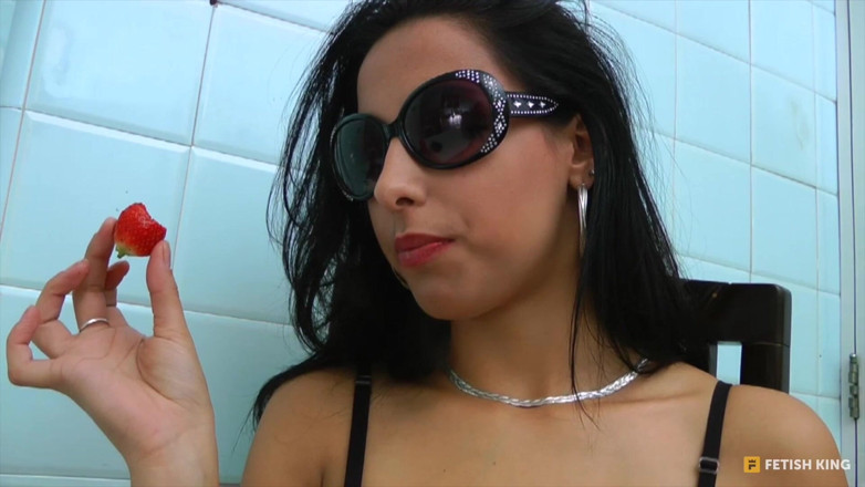 All about pee: Piss Swallow Top Model Mistress