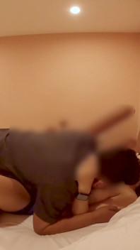 让妻子出去与其他男人发生性关系