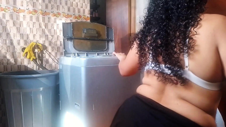 Balboafit: I Find My Mother-in-law Stuck in the Washing Machine
