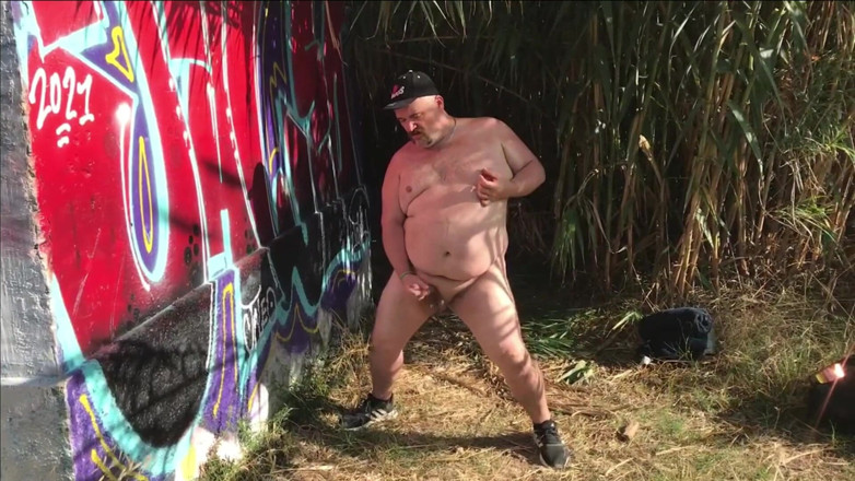 B A Bear: Wa Nking &amp; Cumming at Paya Del Muertos