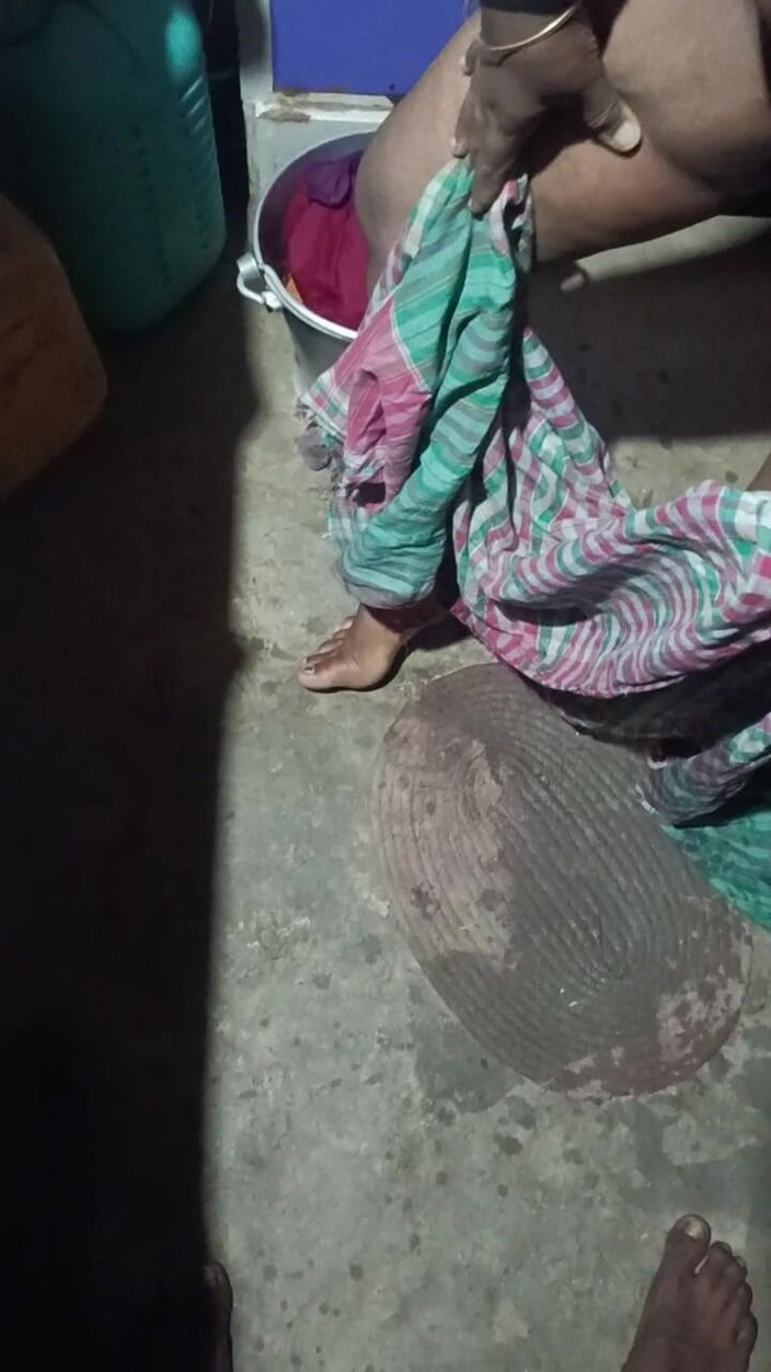 Monika Bhabhi: Om du vill titta på svägersans sexvideo följer du