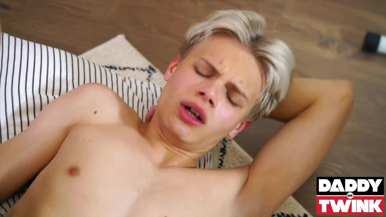 Daddy On Twink: Stepdaddyontwink Watch How Stepdaddy Does It