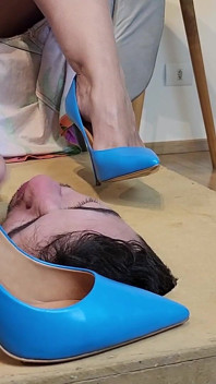 얼굴 상자 아래 패자는 여신 Kiffa 더러운 하이힐 스틸레토와 발바닥을 숭배 무시 - 스틸레토 - 발 숭배