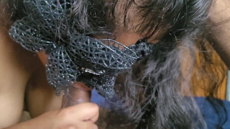 Roni gobal: Vidéo maison, une petite amie desi taille une pipe dans...