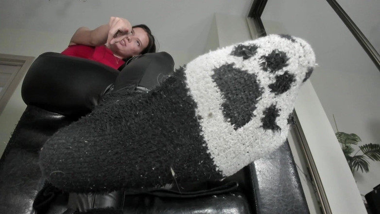 Feet lady: 汚れたスリッパと靴下