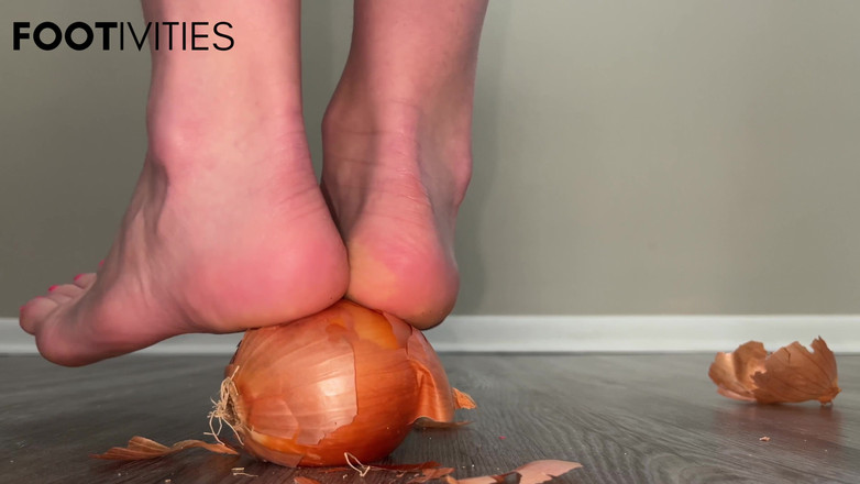 footivities: Schiaccia con il piede la cipolla 4k piedi video