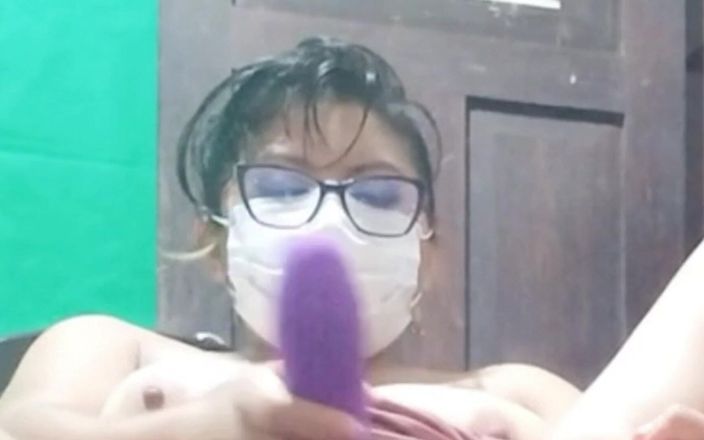 Martin13: Nympho kecanduan seks masturbasi! Cewek semok latina ini pengen ngentot...