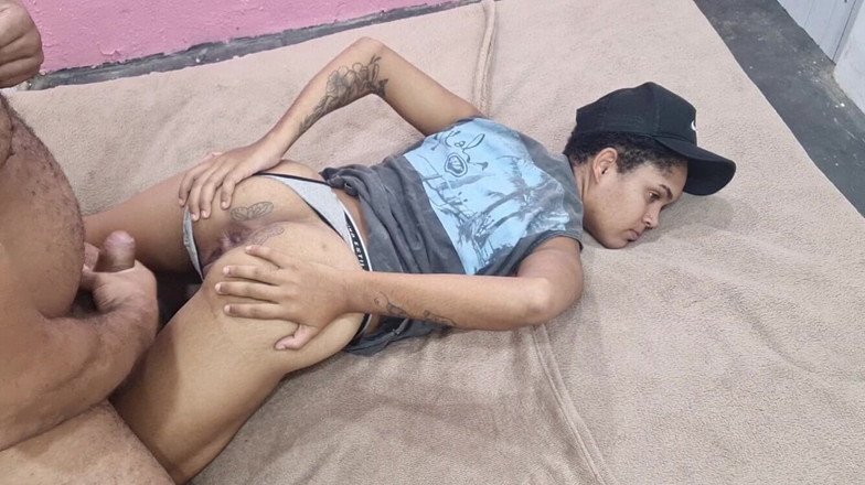 LeoOgro: Leo Ogre šuká a stříká do zadku svého přítele Boycety