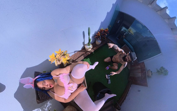 Barbanegraz VR: VR scena paffuta coniglio che gioca con una carota. Chubbybigbusty