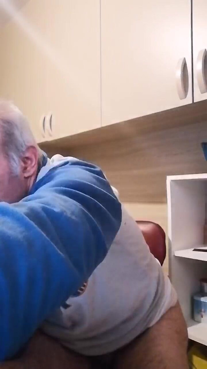 Setesesso7: Je verveelt je, trek af in het gezelschap