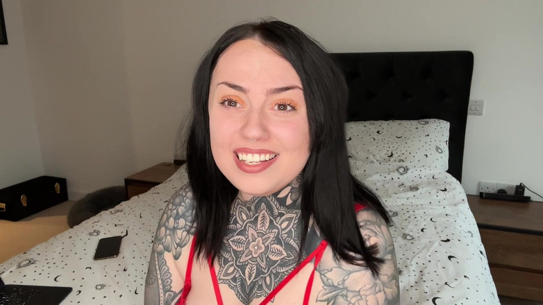 Miss Valentina: Quá nhỏ