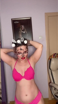 Tus lágrimas de mariquita lubrican mi cinturón - paga por el privilegio, sissygirl! Clip por Findom Goaldigger
