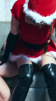 Holiday Heel Fetish: Santa Girl’s Wild Ride & Boot Cumshot