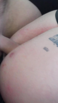 Baise hardcore avec une salope cosplayeuse tatouée