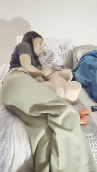 Tengo Sexo Lesbico Con Mi Muneca Mientras Mi Esposa Esta En La Cama