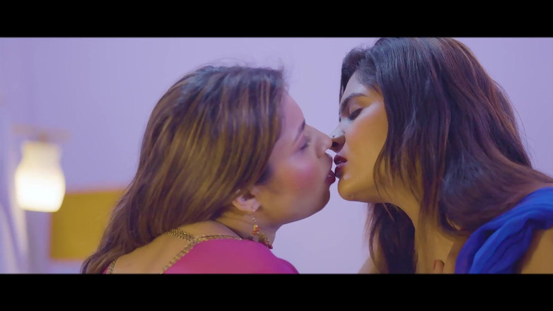 Triflicks: Naught Devrani com Lesbean