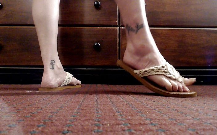 TLC 1992: Joc cu pantofi cu flipflops din piele în picioare
