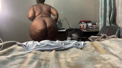 Legendary Booty Overdose: काली एसएसबीबीडब्ल्यू कपड़े उतारना और वाइब्रेटर पीड़ा