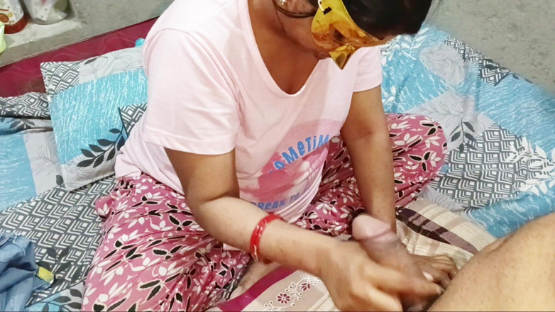 Sexy_girl_nehu: India gordita chupó la polla y consiguió su coño lleno...
