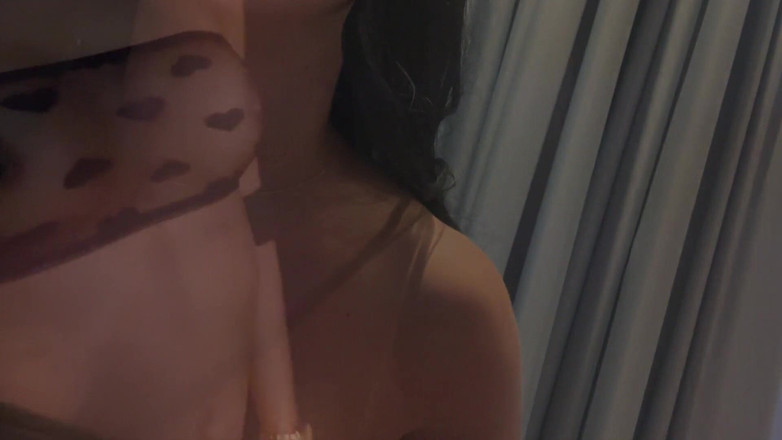 Who is Lilly: 私の親友は10秒連続で私をファックすることができませんでした - リリーは誰ですか