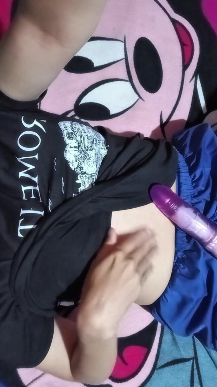 Yuli and tony: 私たちがセックスしている間に妻の義理の妹が私たちの部屋に入ってきます