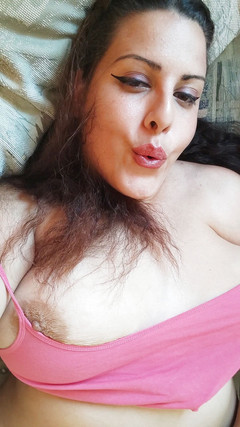 Young_strawberry: 给我授精，否则我会告诉你的女友