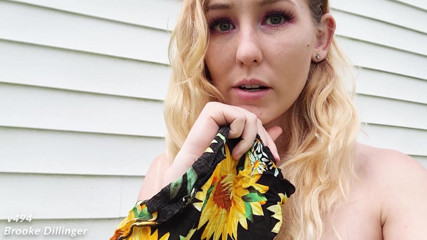 Brooke Dillinger: Đi tiểu ngoài trời trong chiếc váy phơi nắng