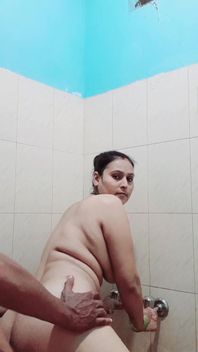 Душ Пуджа Бхабхі