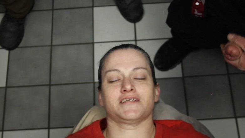 Dirty Dees: Dirtydees - pancutan mani di muka