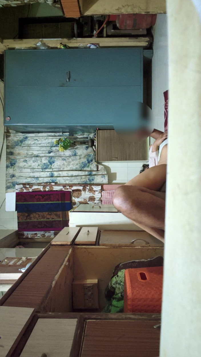 Saggyhardcore: Ho chiamato la mia ragazza Desi a casa mia e...