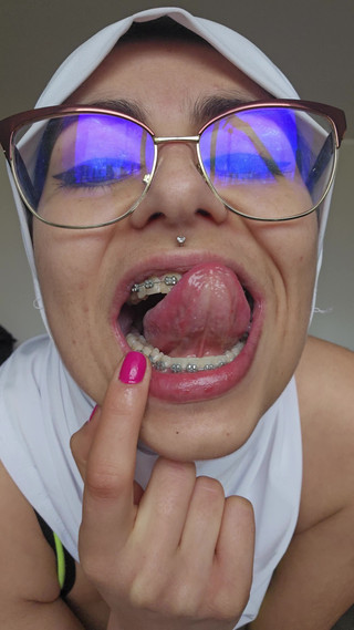 MiaNIqab: Yüzüme Boşalana Kadar Sana Vücudumun Her Santimini Gösteriyorum Mia Niqab