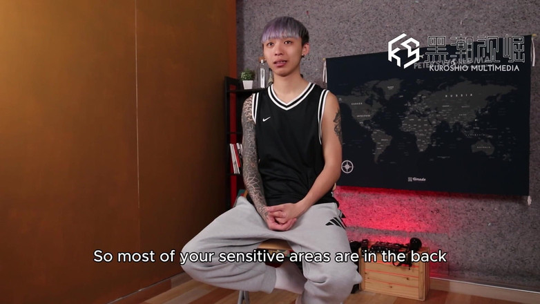 Kuroshio: No.ksgh06 Climax Labs, épisode 45, beau modèle masculin avec des bras tatoués...