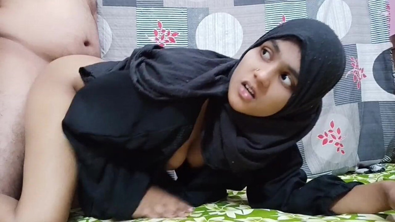 Couplemastiii: Indiana muçulmana menina fodida em sua casa