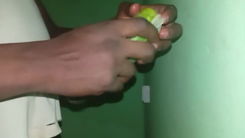 Badman4606: Mengusap timun saya dengan bagus dan perlahan