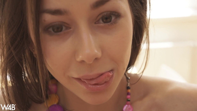 Watch4beauty: Saucy flicka