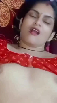 핑크색 보지에 성기를 삽입하는 인도 신혼부부, 힌디어 Janvi Bhabhi 섹스 비디오