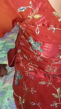 Un Jeune Garçon Vierge Veut Jouer À Un Jeu Sexuel Avec Sa Belle-mère À Gros Nichons