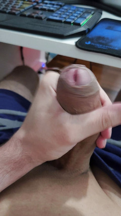 Lkdick8: Můj velmi velký péro hodně stříká.