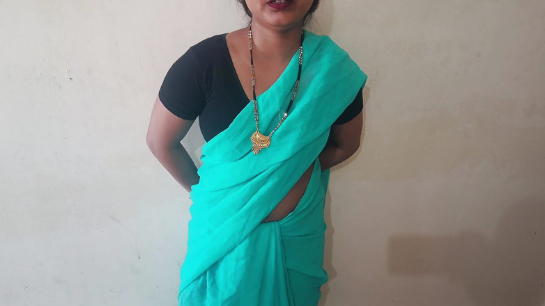 YOURAMRITA04: Roztomilá Desi Bhabhi saje Dever dicka do pusy a šuká zblízka...