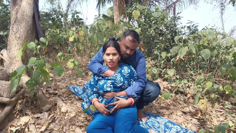 Sona bhabhi: Indian village sexvideo, indisches mädchen große möpse drücken von ihrem...